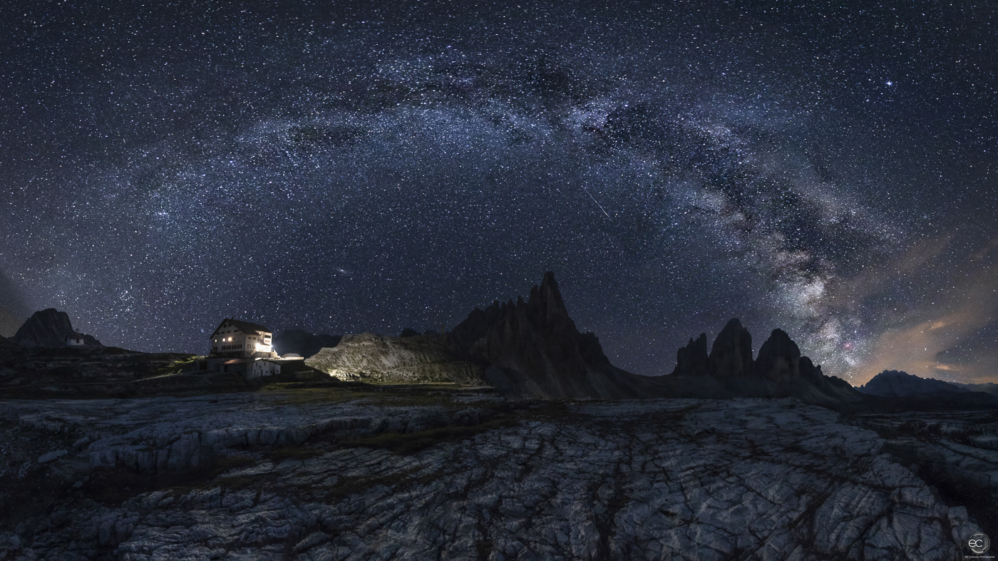 Tre_Cime_di_Lavaredo_Via_Lattea_Dolomiti_Paesaggi_1 Paesaggio con montagna e via lattea in Italia alle Tre Cime di Lavaredo di Erik Colombo